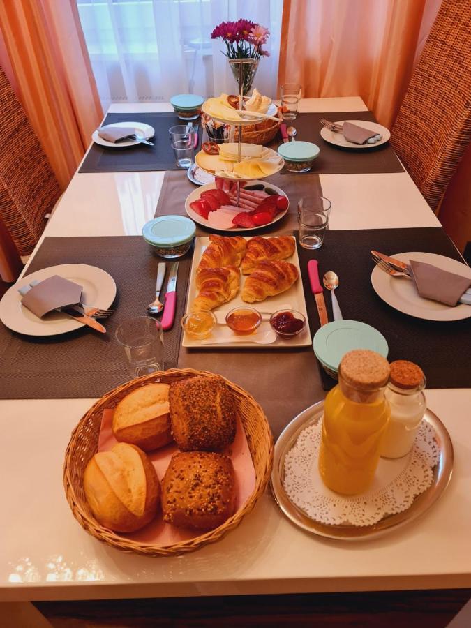 Gastehaus Elisabeth Hotell Weisenheim am Sand Eksteriør bilde